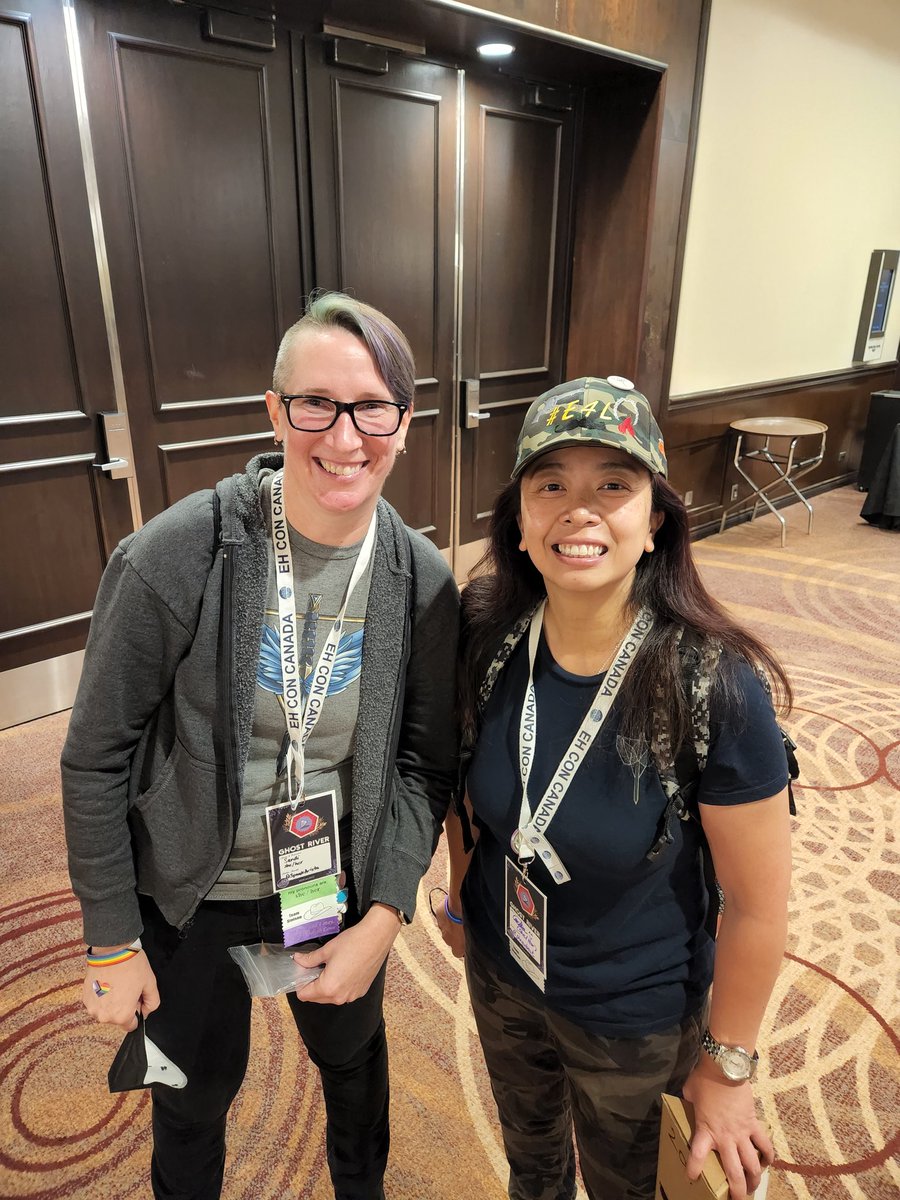 pingubest's tweet photo. Ehcon Day 3 - #Earpers edition
No doubt #TeamStetson won ๐ค
Thank you @SpankArista for creating this interesting survey, Have you released the difference between these 2 teams?
So glad to meet you ๐
#EhCon2022 ๐จ๐ฆ #WynonnaEarp๐ฉ #BringWynonnaHome๐ซ https://t.co/O7sELs0lRy