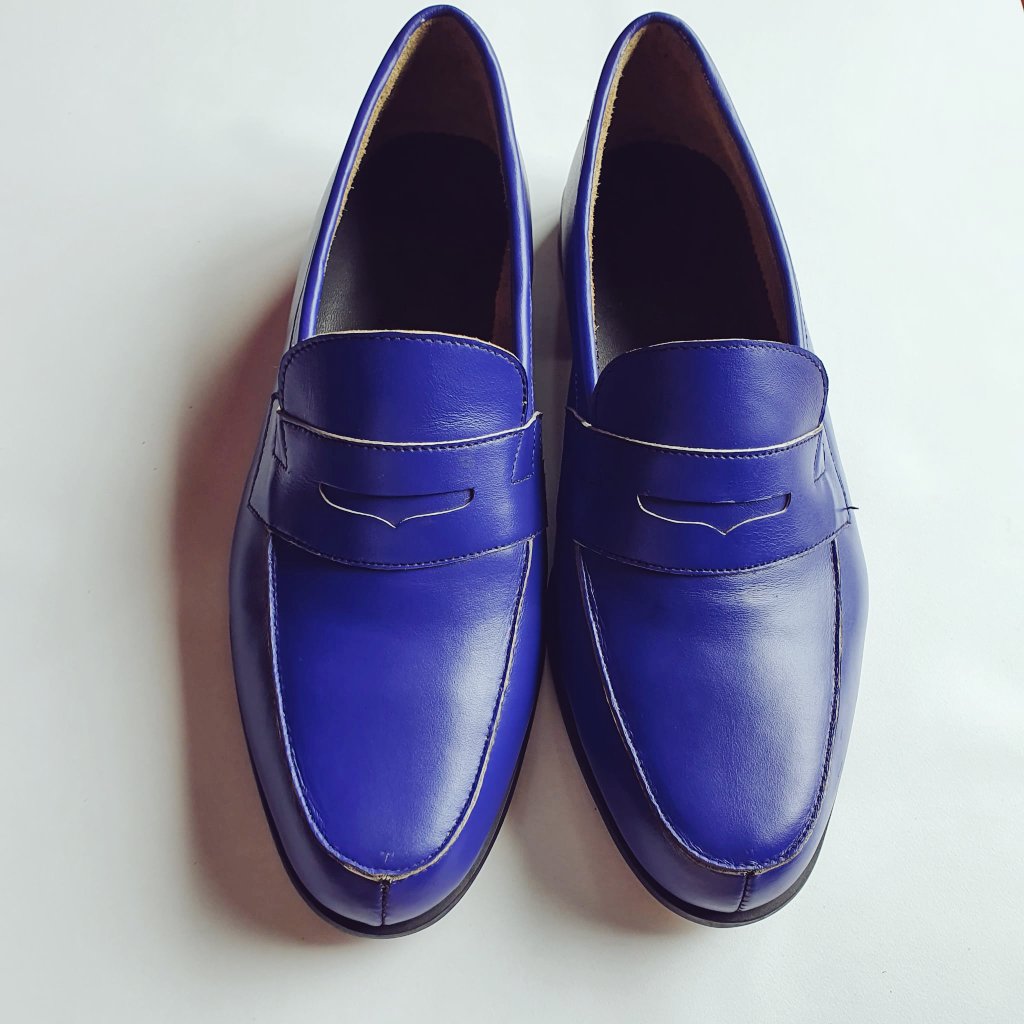 Emchicmode's tweet photo. Pourquoi rester dans les couleurs classik pourtant vous avez le choix?🥰
Il n'ya qu'@Emchicmode qui vs offre cela.
https://t.co/cuwq0JRjfl
Contactez ns directement:
https://t.co/5zCbSPmSr1
https://t.co/eVzXXIhLqq
#Emchic #mocassin #brand #Cameroon https://t.co/zAQaWUmyHv