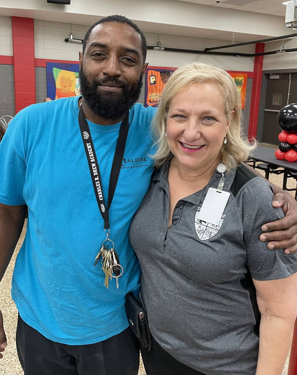 Alli838art's tweet photo. Just wanted to wish my peeps from Drew Academy, AISD …a SAFE &amp; SUCCESSFUL school year 22-23.  Miss ya! Love ya!@AndrewJDeWalt @choir_drew @AldineArt @tdavis_aldine @Le_Guillory @getellez123 @Drew_AISD @MagnetatDrew https://t.co/xgZvBqwDre