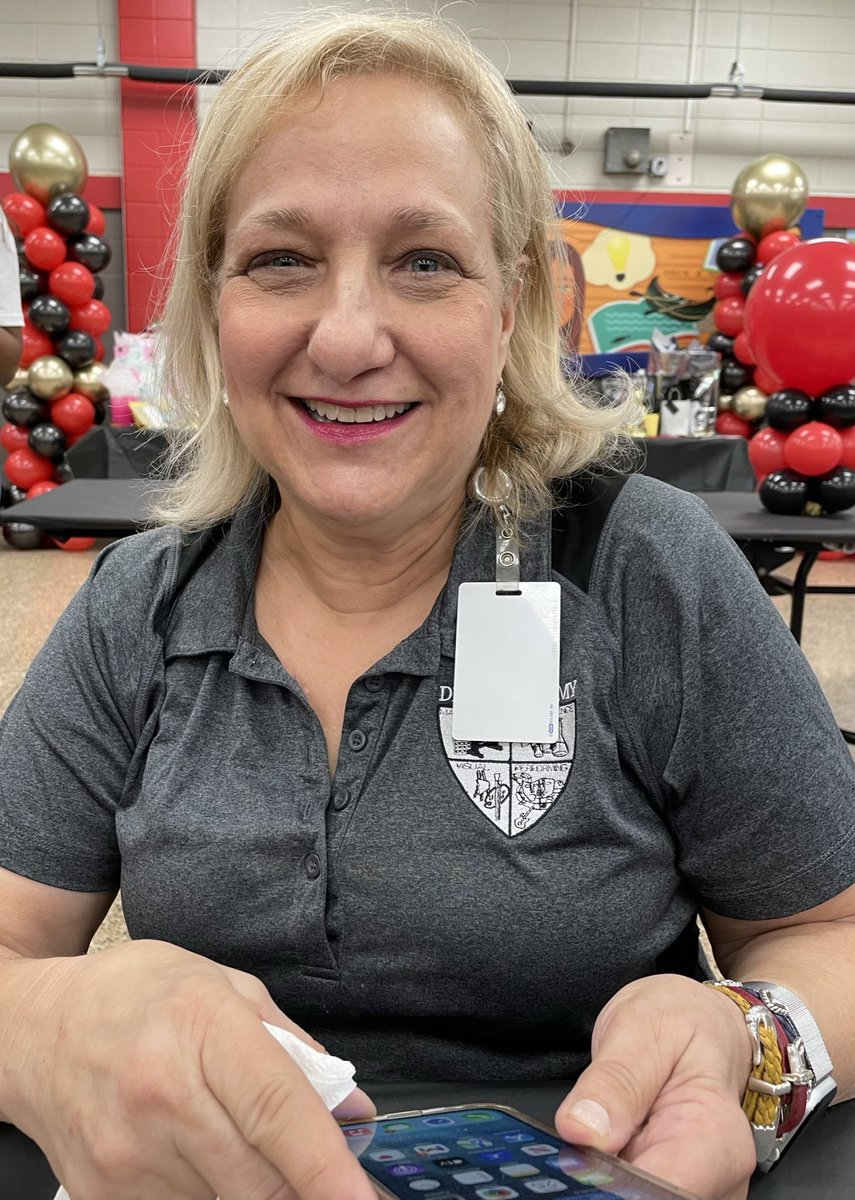 Alli838art's tweet photo. Just wanted to wish my peeps from Drew Academy, AISD …a SAFE &amp; SUCCESSFUL school year 22-23.  Miss ya! Love ya!@AndrewJDeWalt @choir_drew @AldineArt @tdavis_aldine @Le_Guillory @getellez123 @Drew_AISD @MagnetatDrew https://t.co/xgZvBqwDre