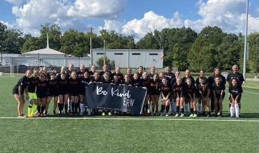 stidham17's tweet photo. The Austin Lady Eagles and New Albany Bulldogs wore “Be Kind” shirts in pregame warmups to raise awareness for Suicide Prevention. #faceofsportsmanship #thisisyourihsaa #bekind https://t.co/RUcruB1viL