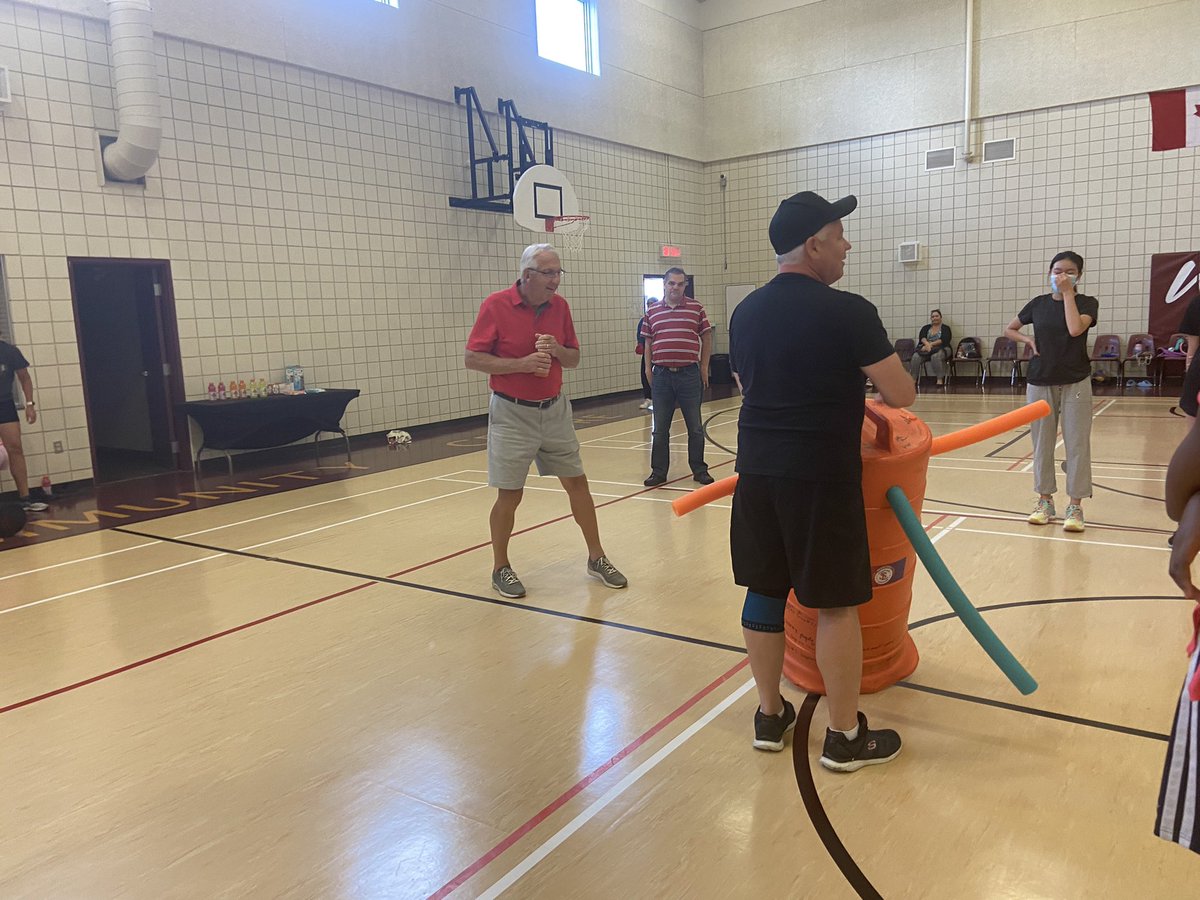 SalmRodger's tweet photo. Lakers Academy day 2 was great. Coach Richard Gooch came out and taught the girls building blocks for a successful basketball future. A really fun day. #mbhoops #girlsinsports #basketballmb https://t.co/32OquPWQnx