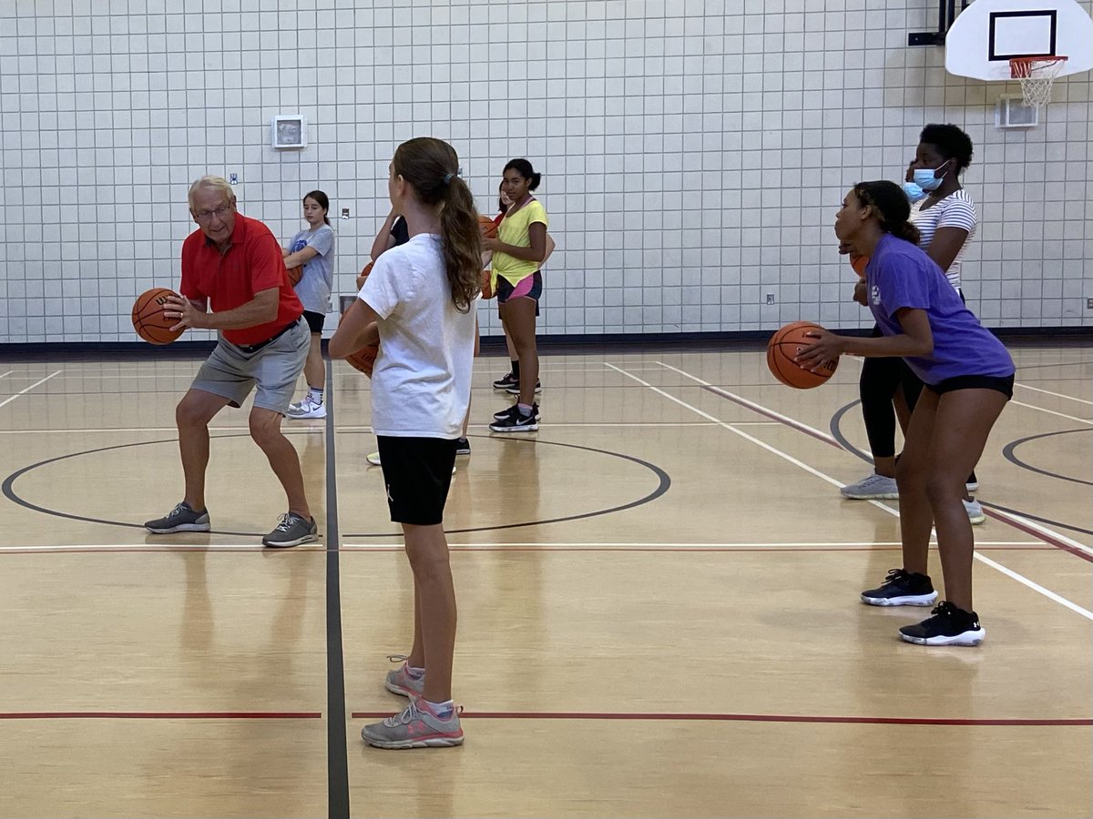 SalmRodger's tweet photo. Lakers Academy day 2 was great. Coach Richard Gooch came out and taught the girls building blocks for a successful basketball future. A really fun day. #mbhoops #girlsinsports #basketballmb https://t.co/32OquPWQnx