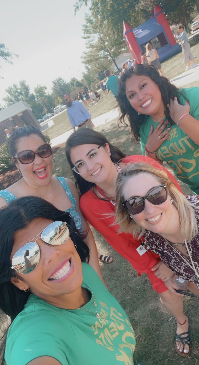 SROD3rdROCKS's tweet photo. Special thank you to our Lake Park PTA for hosting a back to school bash for our students! #ASD4ALL #Readyforschool #3rdgraderocks https://t.co/pscSkGZGBX