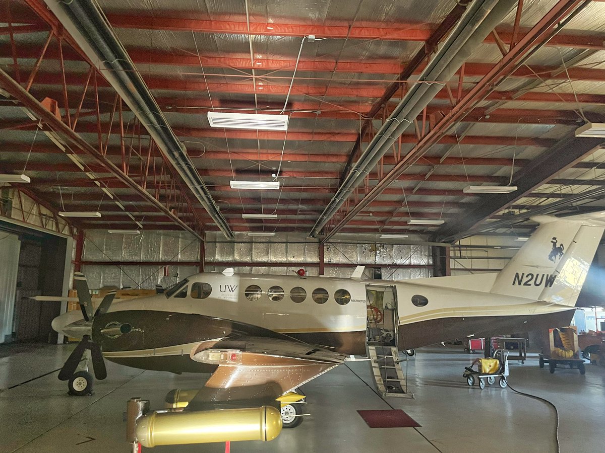 Codagras's tweet photo. The UW King Air has begun its final project before retirement, studying the transport and transformation of ammonia in TRANS2AM. This project is a collaboration between UW and CSU and is taking place in N CO along and east of the Front Range. https://t.co/gAhBqbISPU