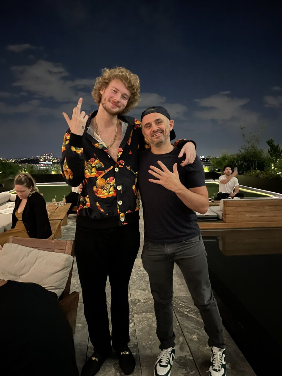 Gary Vaynerchuk tweet media