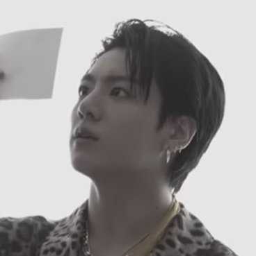 littlekkuk's tweet photo. bun koo with his round bambi doe eyes 🥺 https://t.co/io8KRwsSC8