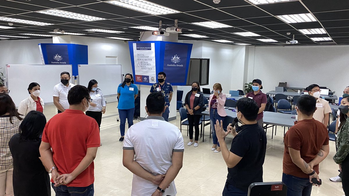 AEsca3's tweet photo. Ano latest ka-BESSHSies? DEPED NCR Master teachers busy in the co-design workshop of the Boosting Education and Skills for Senior High Schools with IBM SkillsBuild #skillsbuild #besshs https://t.co/GRDY9eYF02