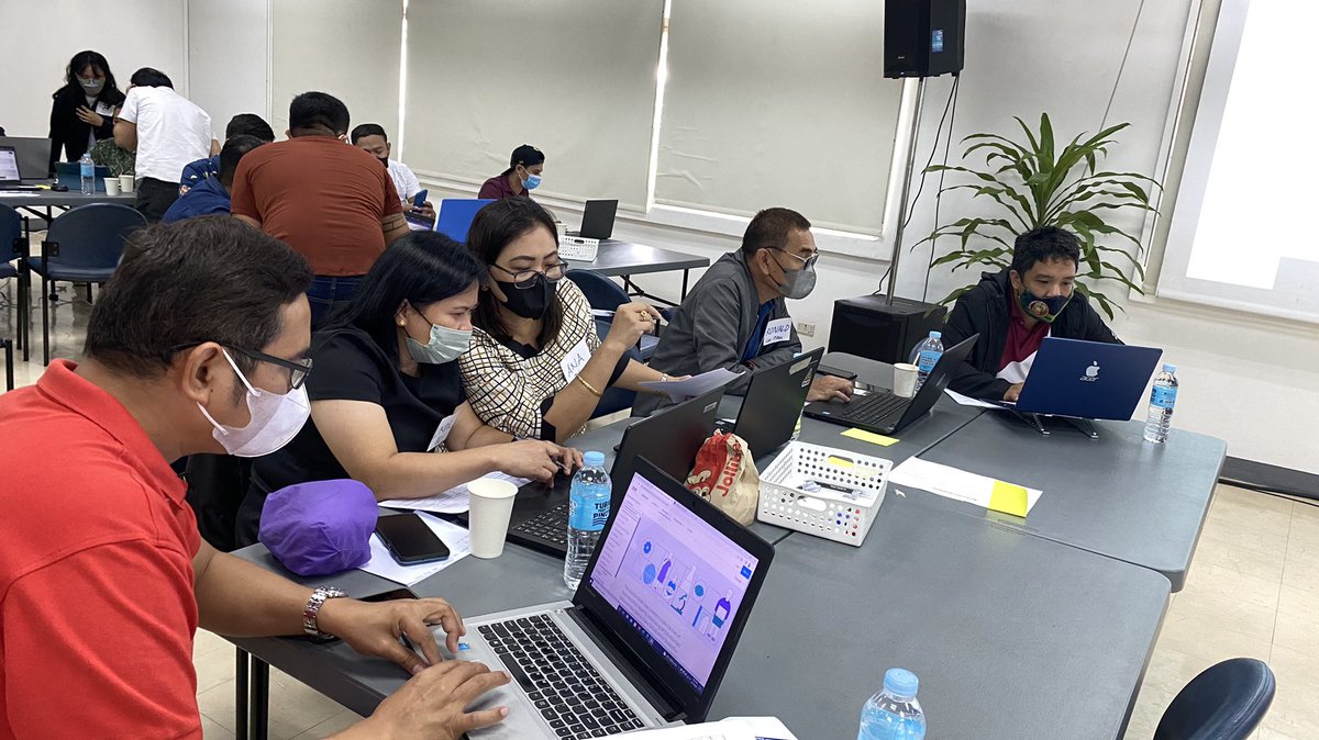 AEsca3's tweet photo. Ano latest ka-BESSHSies? DEPED NCR Master teachers busy in the co-design workshop of the Boosting Education and Skills for Senior High Schools with IBM SkillsBuild #skillsbuild #besshs https://t.co/GRDY9eYF02
