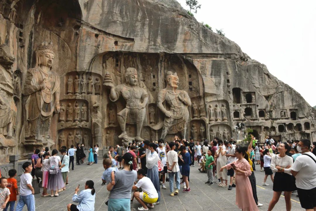 GrottoesLongmen's tweet photo. If you want to see the exquisite sculptures and feel the charm of art up close. Now is a good time to travel, let us gather in Longmen, roam in the green mountains and green waters, and experience its infinite charm!
#LongmenGrottoes #Summer https://t.co/a8G8xCCUmZ