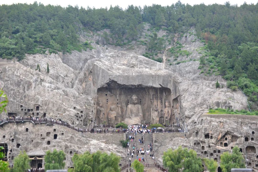 GrottoesLongmen's tweet photo. If you want to see the exquisite sculptures and feel the charm of art up close. Now is a good time to travel, let us gather in Longmen, roam in the green mountains and green waters, and experience its infinite charm!
#LongmenGrottoes #Summer https://t.co/a8G8xCCUmZ