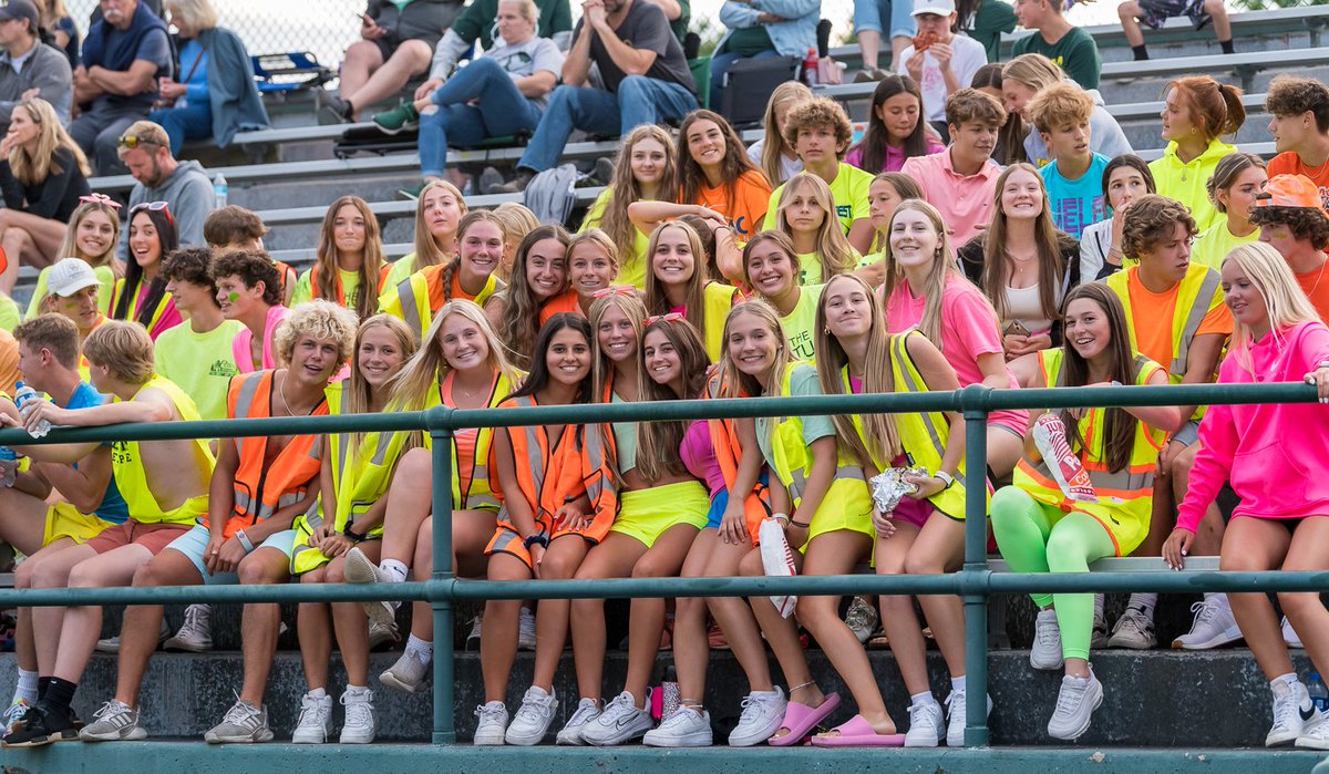russellgifford's tweet photo. The Swarm out supporting @BeesBoysSoccer tonight in their home opener win. @mhsbeesswarm @cambrieneuensc2 @amelia_cassidy1 @notarava14 @bschramm18 https://t.co/uCkG6fp82V