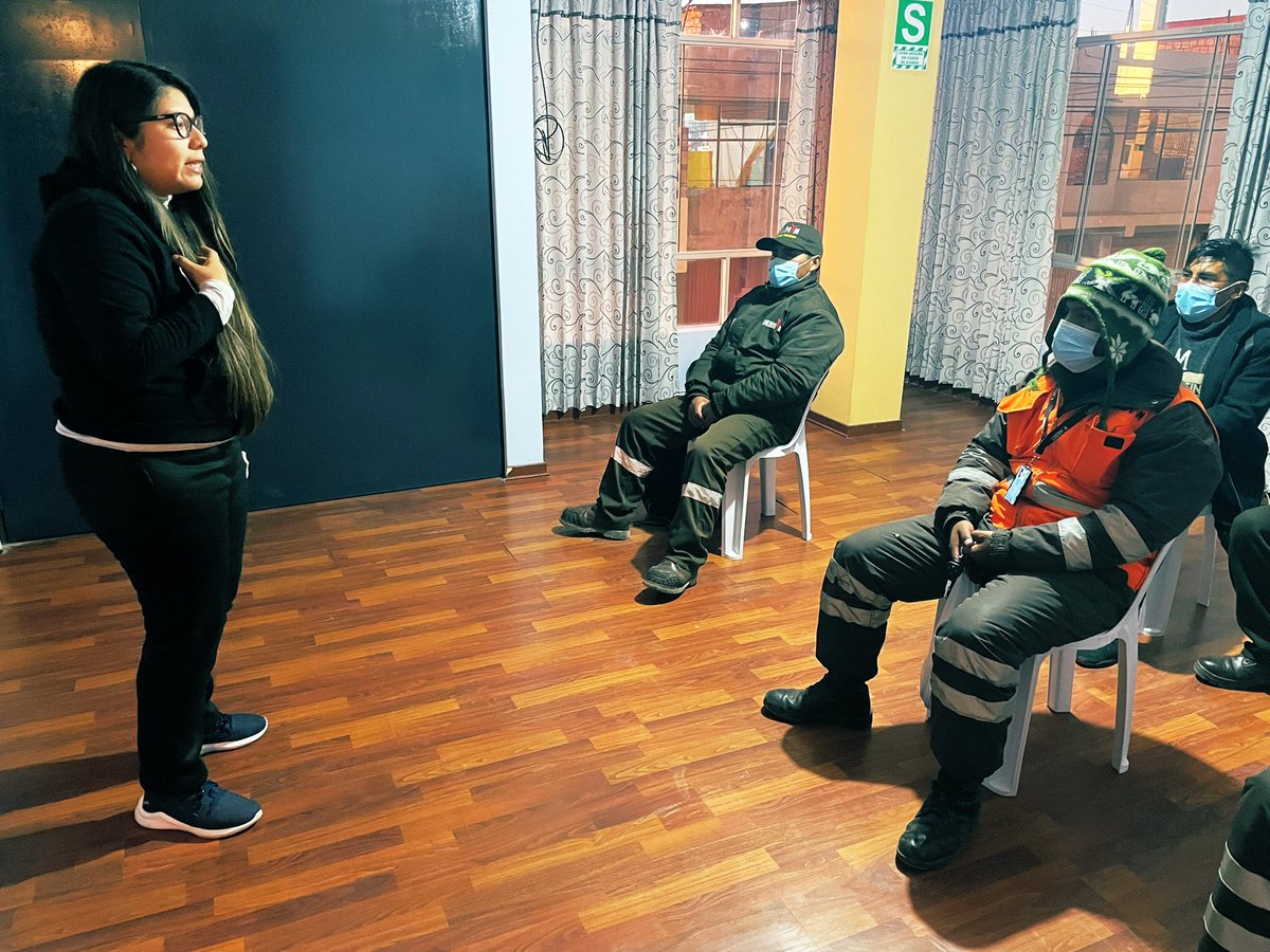 BrendaMiluska86's tweet photo. La visión de un líder no es tener seguidores sino CREAR LÍDERES. 
Visita productiva a la oficina Liderman de ciudad Espinar, compartiendo y reforzando importantes aspectos para un óptimo servicio.
#LidermanOnada
@LidermanMinas @LidermanOficial @BalonTuvia @kgvidal26 https://t.co/y3X0Ul03QB