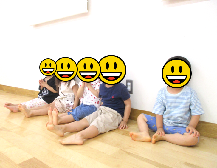 Comodo72404428's tweet photo. 今日はティラノサウルスくんがコモド保育園の子どもたちと会ってきたぞ😊
　ドキドキしたけど、握手や記念撮影も出来て嬉しかったがぉー🦕

　ただティラノサウルスくんの中について
質問するのはやめてね😂(笑)

＃ティラノサウルス　＃保育園　＃鳥取市 https://t.co/2YNVlHoLvC