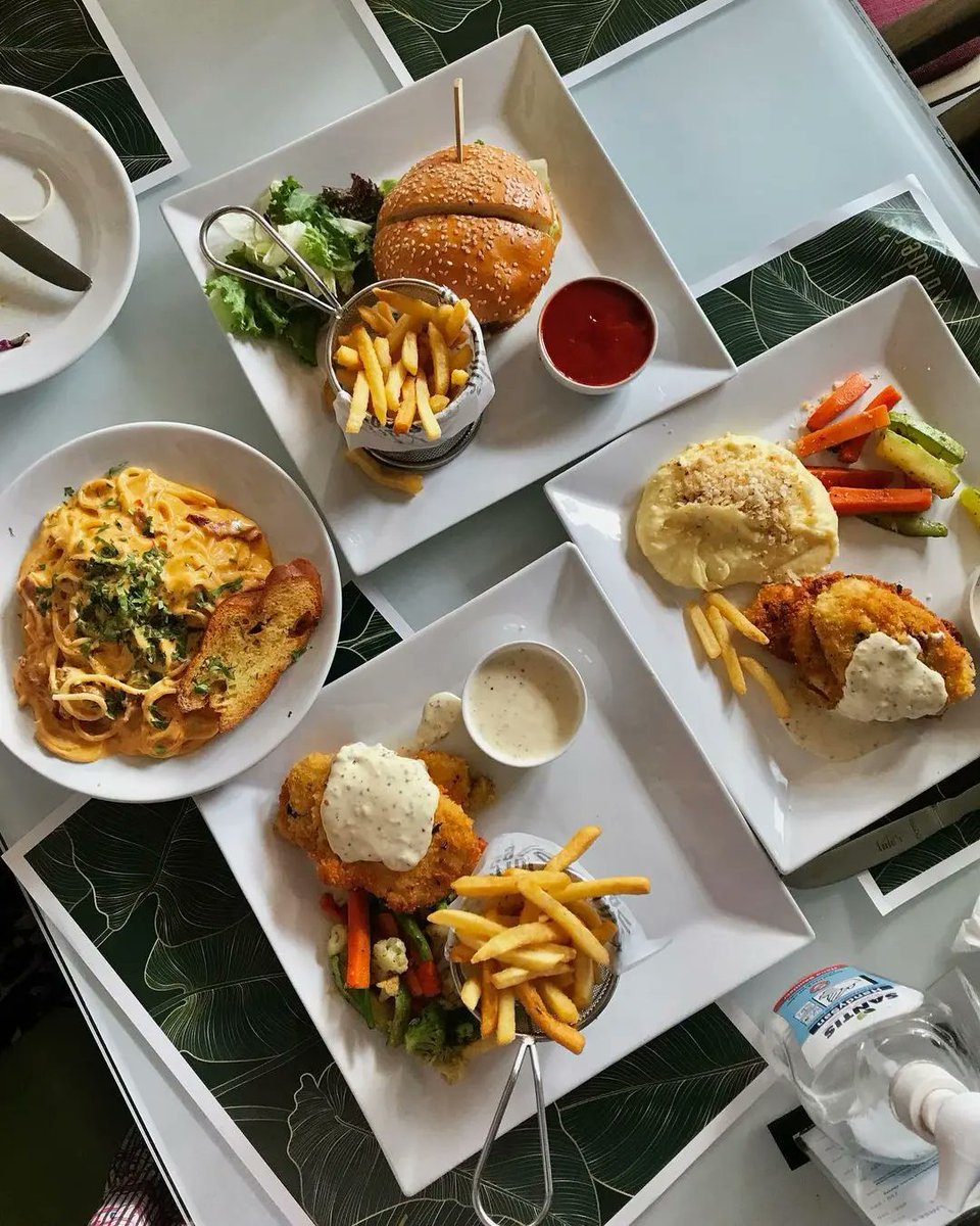 tafreego's tweet photo. Weekend can wait but Food Can't.
π@xanderscafe, Tipu Sultan Road Karach
πΈ @so_ambishiousi | #KarachiGuide #YourGuide #food #karachi #karachiguide #karachicity #karachifood #desifood #KarachiRains https://t.co/gimmsLQCK1