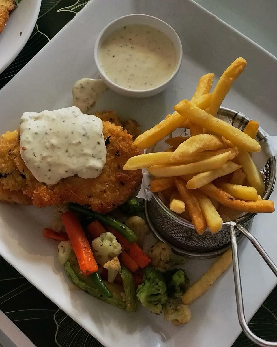 tafreego's tweet photo. Weekend can wait but Food Can't.
π@xanderscafe, Tipu Sultan Road Karach
πΈ @so_ambishiousi | #KarachiGuide #YourGuide #food #karachi #karachiguide #karachicity #karachifood #desifood #KarachiRains https://t.co/gimmsLQCK1