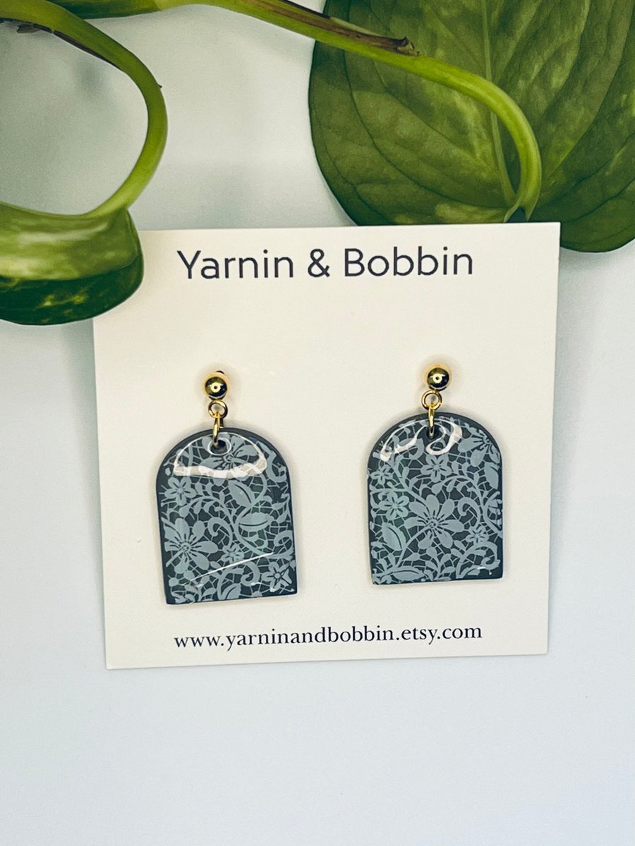Its_Shamae's tweet photo. Thanks for the great review Becky ★★★★★! #etsy #polymerclayearring #minimalistearrings #handmadeearrings https://t.co/ajDwIjfHA4 https://t.co/7M1uI5W8FM