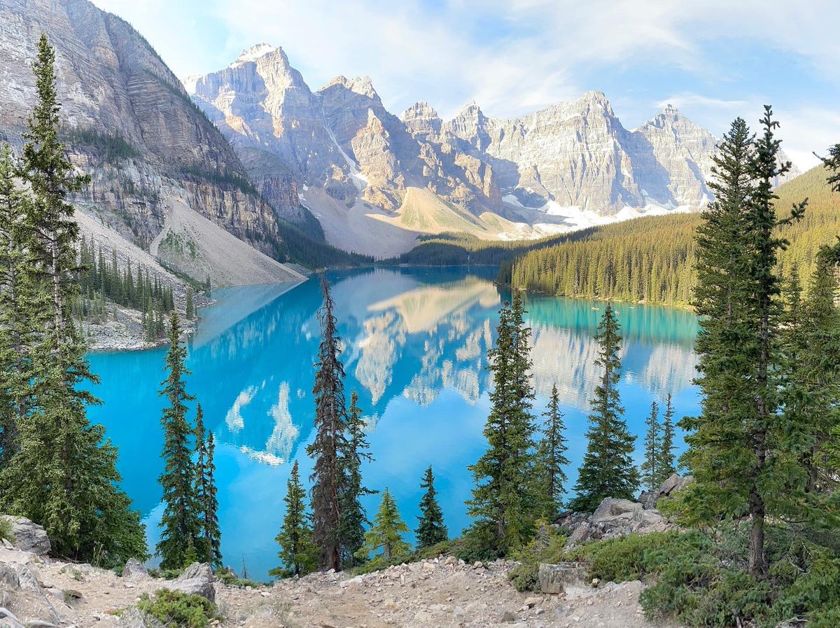 KidTripster's tweet photo. Stunning. Unreal. Tranquil.
#nofilter
Seeing &amp; canoeing on Moraine Lake… worth the trip to Canada alone!

#sponsored #jeweloftherockies #mymorainelake #morainelakelodge #mybanff #banffnationalpark https://t.co/vSeoAtGdvf