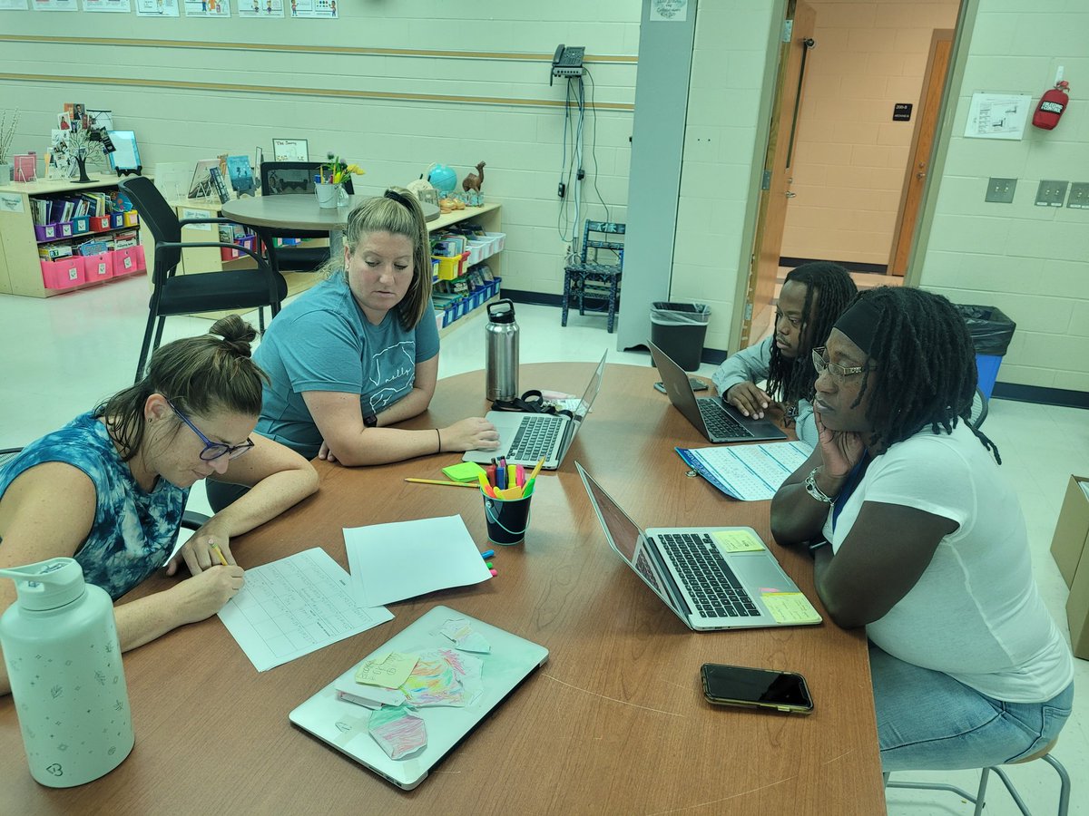 Samantha Blake tweet media