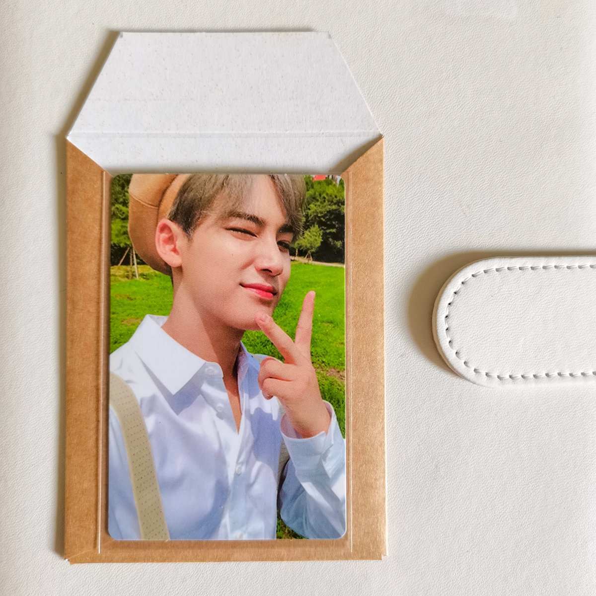 97colls's tweet image. wts lfb

kraft toploaders (₱5 each)
— can fit 4 to 5 photocards
— min of 5 pcs per order
— can do bulk orders
— reply / dm to buy or check out through this link: shopee.ph/product/282957…