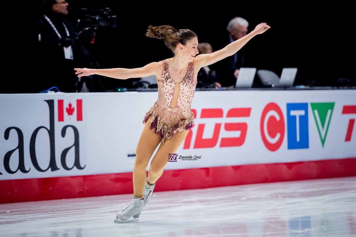 SwizzlingKlutz's tweet photo. Wanted to share one of my all-time favorite skating costumes in honor of @TheMichelleLong retiring from competitive skating. Congratulations on an incredible career &amp; wishing you all the best for your future endeavors ✨

pc: @DanielleEPhoto https://t.co/AGyERmFsYd