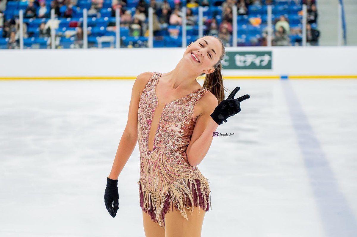 SwizzlingKlutz's tweet photo. Wanted to share one of my all-time favorite skating costumes in honor of @TheMichelleLong retiring from competitive skating. Congratulations on an incredible career &amp; wishing you all the best for your future endeavors ✨

pc: @DanielleEPhoto https://t.co/AGyERmFsYd