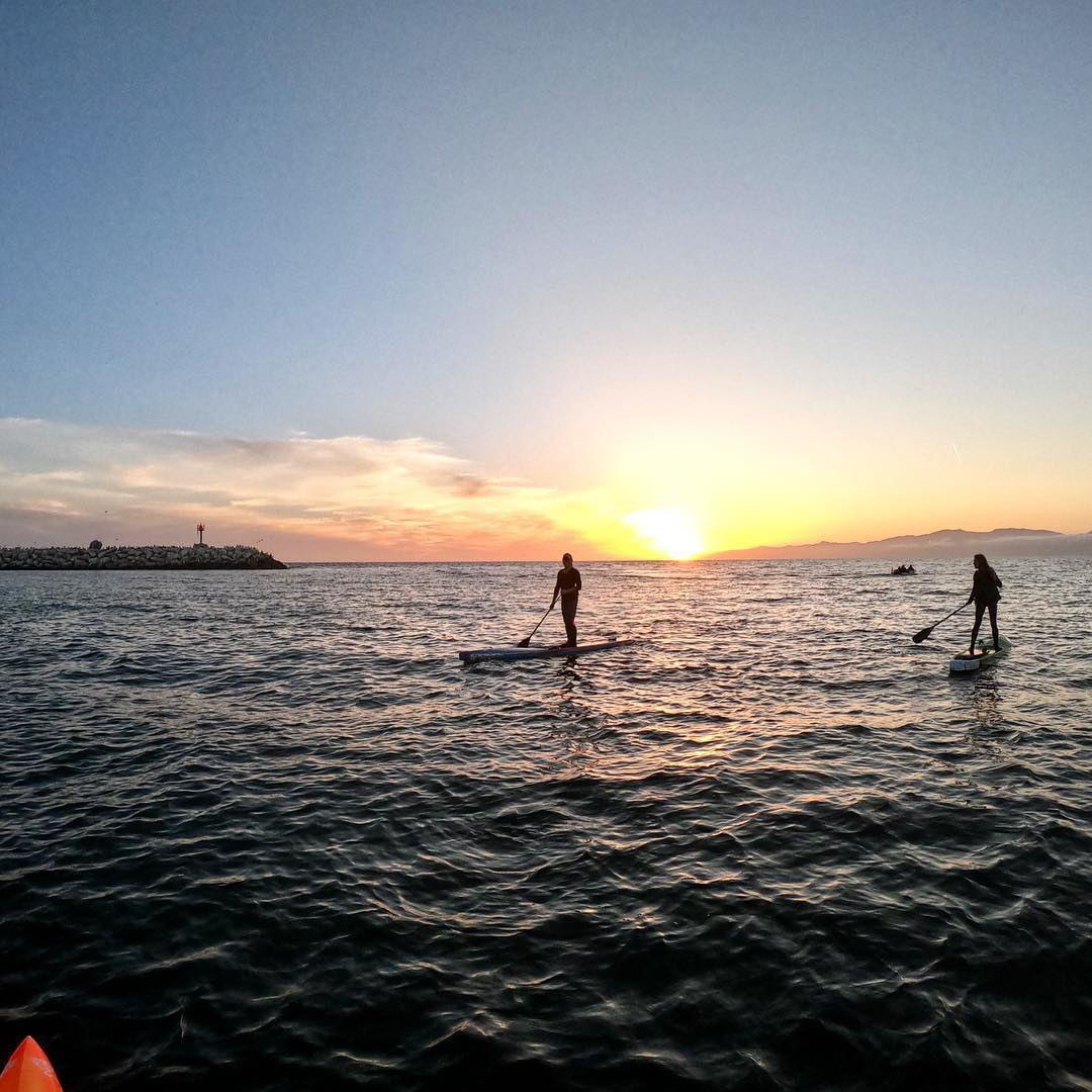 MarinaDelRey_CA's tweet photo. A perfect way to end the day... ๐ธ: @prosups Explore L.A.'s Marina on a sunset paddle tour every Wednesday with @prosups located at Marina "Mother's" Beach โ stand-up paddle and kayak rentals, lessons and good vibes all included. #ilovemdr #marinadelrey #sunsetpaddle https://t.co/BzKc9eRvyv