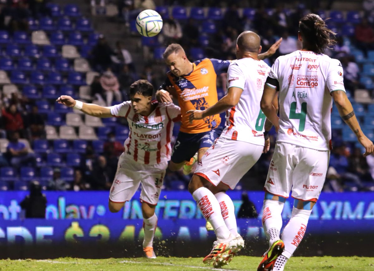 A siete del final, Necaxa lo iguala en el Cuauhtémoc por conducto de Oliveros.

<a href="/ClubPueblaMX/">Club Puebla🎽</a> 2-2 <a href="/ClubNecaxa/">Club Necaxa</a>

📸: <a href="/erikguzmanc/">ERIK GUZMAN</a>
Vía: <a href="/llja7/">alland</a>