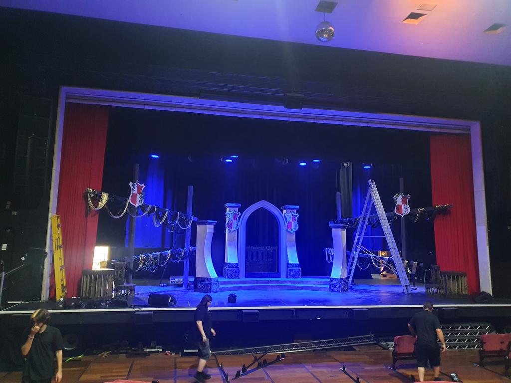 s_rproductions's tweet photo. We open today @albanarena https://t.co/JuZ5Wu3iOE