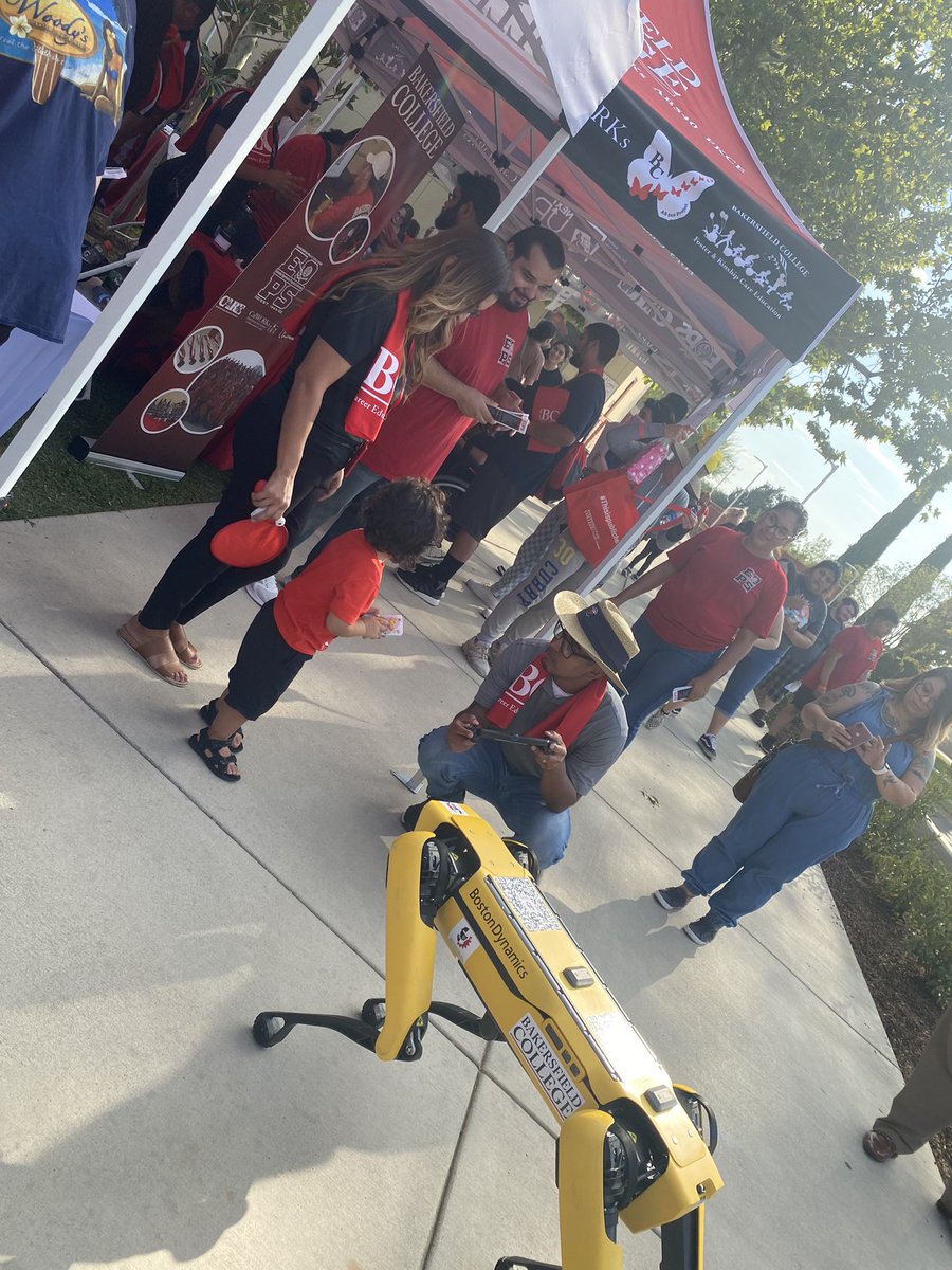 EndeeGrijalva's tweet photo. Always a great time welcoming new students and their families to campus!! #NewStudentConvocation #RuralInitiatives #AdultEd https://t.co/Gg2dy2BOZr