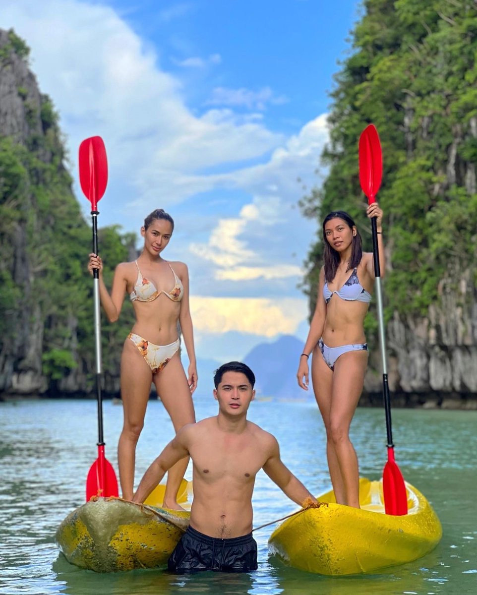 SamBer_Official's tweet photo. It's more fun in Palawan, Philippines with friends! 🦋✨

Thank you @bellittatours for touring us! 🌊🥂 https://t.co/2xImojOJWD
