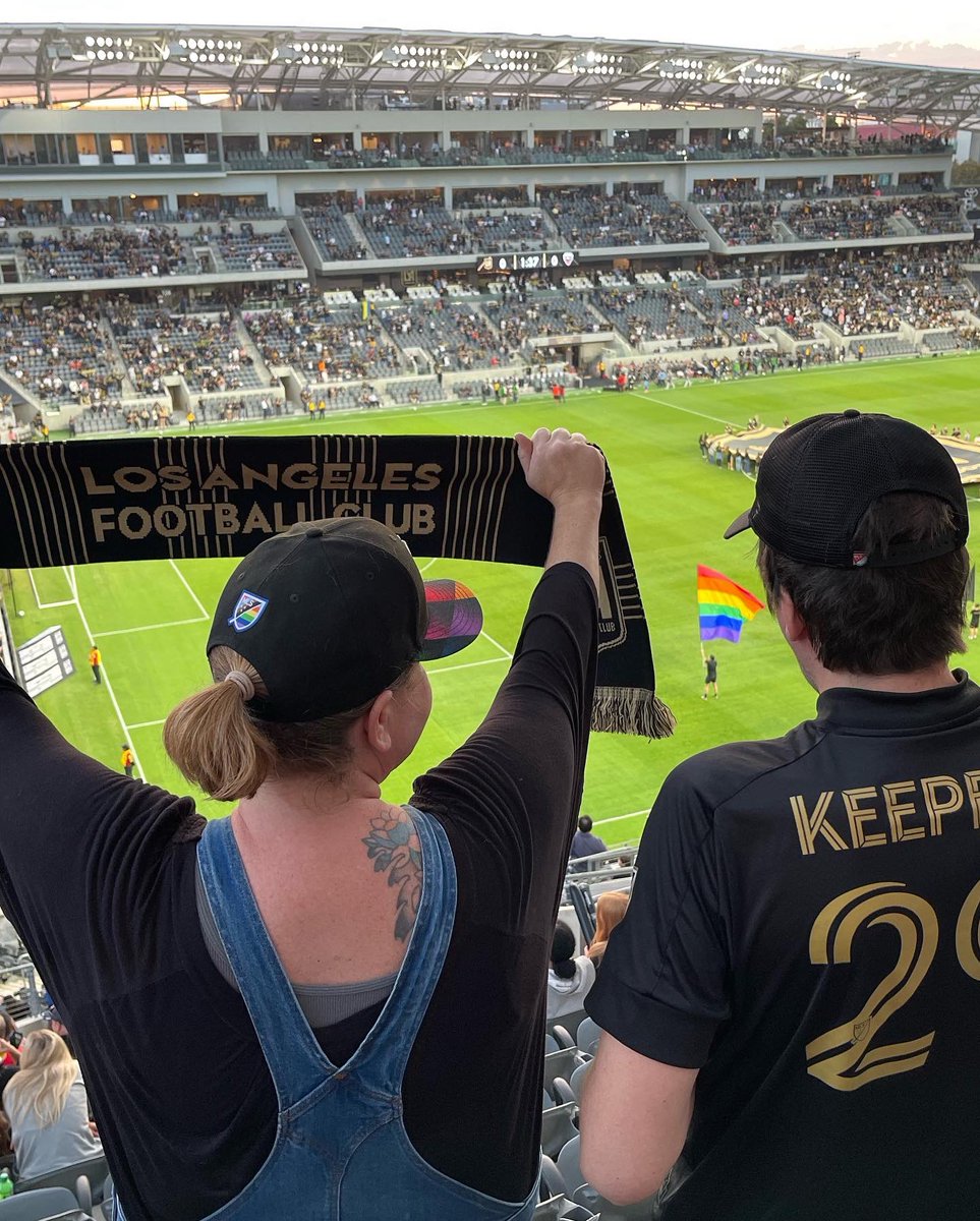 PantherBeepBall's tweet photo. Thank you @lafc for inviting us into your home tonight! Let’s go black and gold! 🖤 💛 #lafc PS @mixhalo is awesome! @FightBlindness https://t.co/YKdcOnCd4b