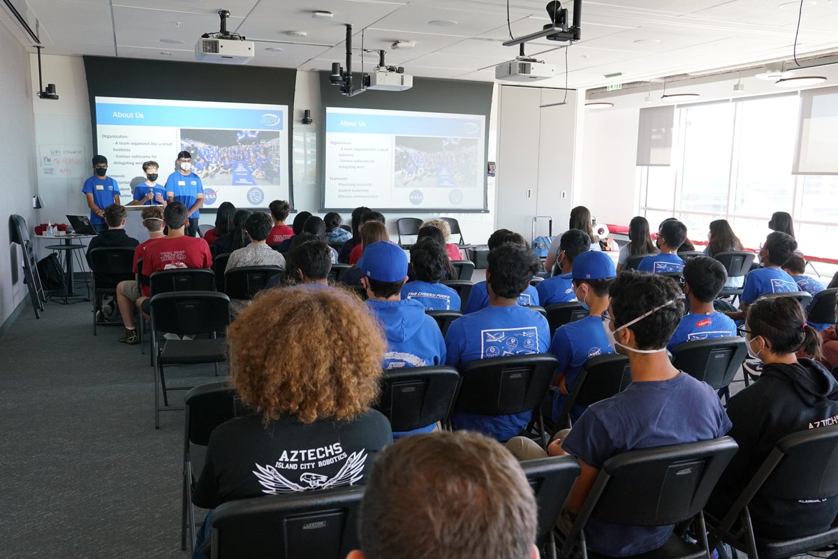 We had the privilege of touring the labs at the Medtech facility. Thank you so much to @jnj for the wonderful event they hosted and for giving us the opportunity to share our experiences with the entire FIRST community!! It was a great opportunity for our members to learn more.