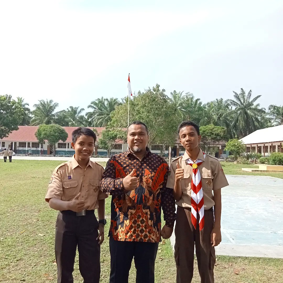 ArifRomadoni's tweet photo. Peringatan Ulang Tahun Ke 77 Republik Indonesia di SMA Negeri 1 Bilah Hilir.
#DirgahayuIndonesia 
#HUT77thRI https://t.co/IVQDCkGlrC