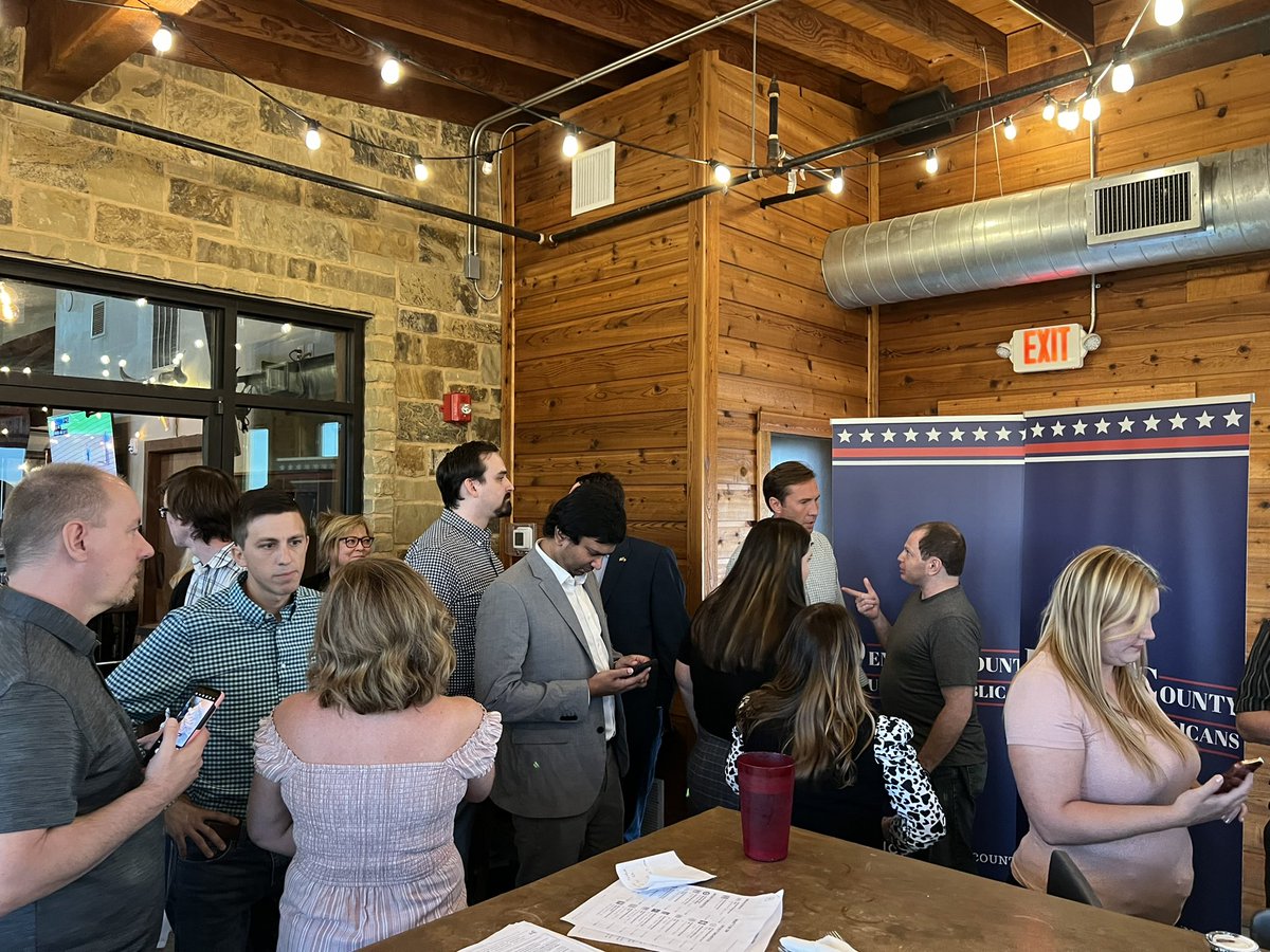 KrondaForTexas's tweet photo. Tonight at Denton County Young Republicans Tommy Hicks discussed the work needed ahead of November’s General Election. Thank you to our Denton County YR’s who are registering voters and block walking for races up and down the ballot. #ReadyForNovember https://t.co/LAb0ezALe2