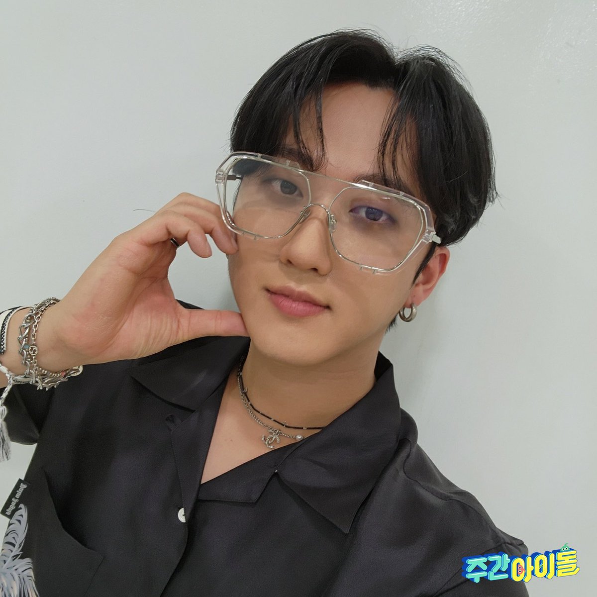 weeklyidol_'s tweet photo. #주간아 #주간아이돌 @weeklyidol_
#StrayKids #스트레이키즈 #창빈 @Stray_Kids 

📢주간아 스페셜 MC 창빈 등장❗️
줏대좌 창빈의🐷🐰
대활약이 궁금하다면⁉️

8월 17일 (수) 오후
MBC M 7시 30분/MBCevery1 12시
주간아이돌 본방사수📺 https://t.co/VXQhf4SgTS