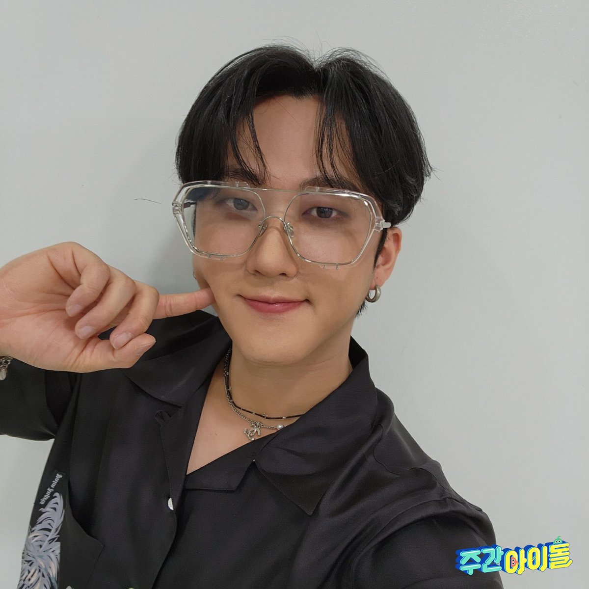 weeklyidol_'s tweet photo. #주간아 #주간아이돌 @weeklyidol_
#StrayKids #스트레이키즈 #창빈 @Stray_Kids 

📢주간아 스페셜 MC 창빈 등장❗️
줏대좌 창빈의🐷🐰
대활약이 궁금하다면⁉️

8월 17일 (수) 오후
MBC M 7시 30분/MBCevery1 12시
주간아이돌 본방사수📺 https://t.co/VXQhf4SgTS
