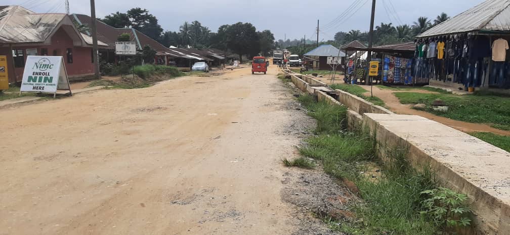 TrackaNG's tweet photo. We call on @NDDCOfficialNGR to kindly reach out to the contractor to urgently resume work immediately on this project and complete it for the good of the people.
#NDDCProjects https://t.co/NXFWOomhAX