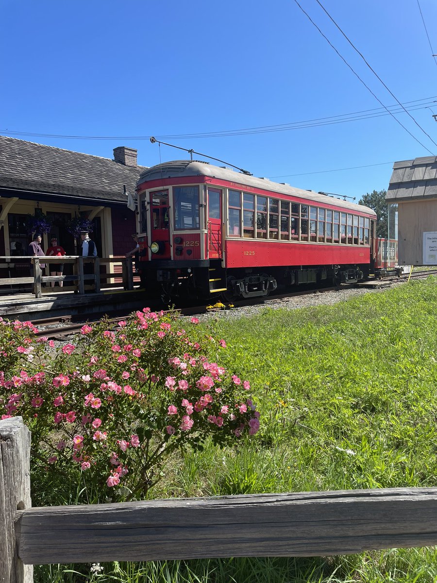 michellekumar3's tweet photo. @PreventCrimes at the @CloverdaleCOC Luncheon at the Cloverdale Heritage Railway 🚂 https://t.co/wPq35Mxtzg