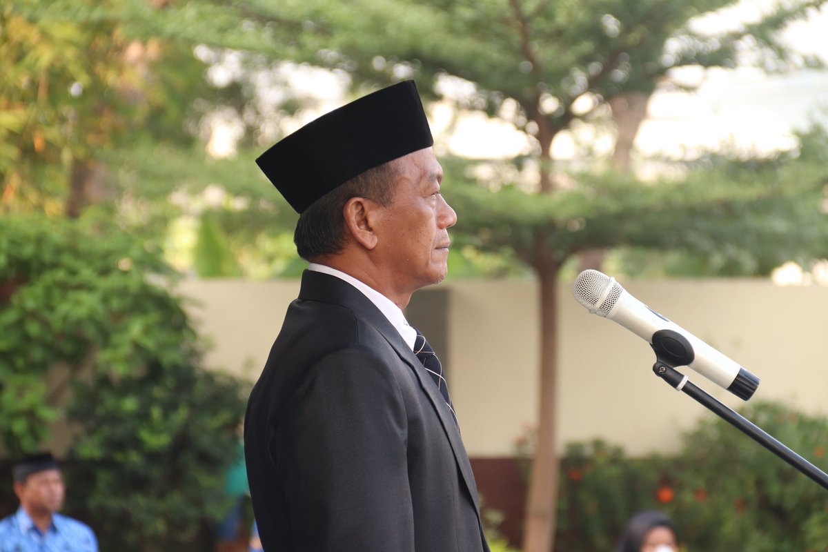 BPPMHKPLampung's tweet photo. 17/8 BKIPM LAMPUNG mengadakan Upacara Bendera Memperingati HUT RI Ke 77 Di Lapangan BKIPM LAMPUNG,. Kepala BKIPM LAMPUNG bertindak Sebagai Inspektur Upacara Menyampaikan Sambutan Menteri Kelautan Dan Perikanan #BKIM #KKPGOID #KKPAccelerate #SaktiWahyuTrenggono #HUT77thRI https://t.co/jyq9TSlG6C
