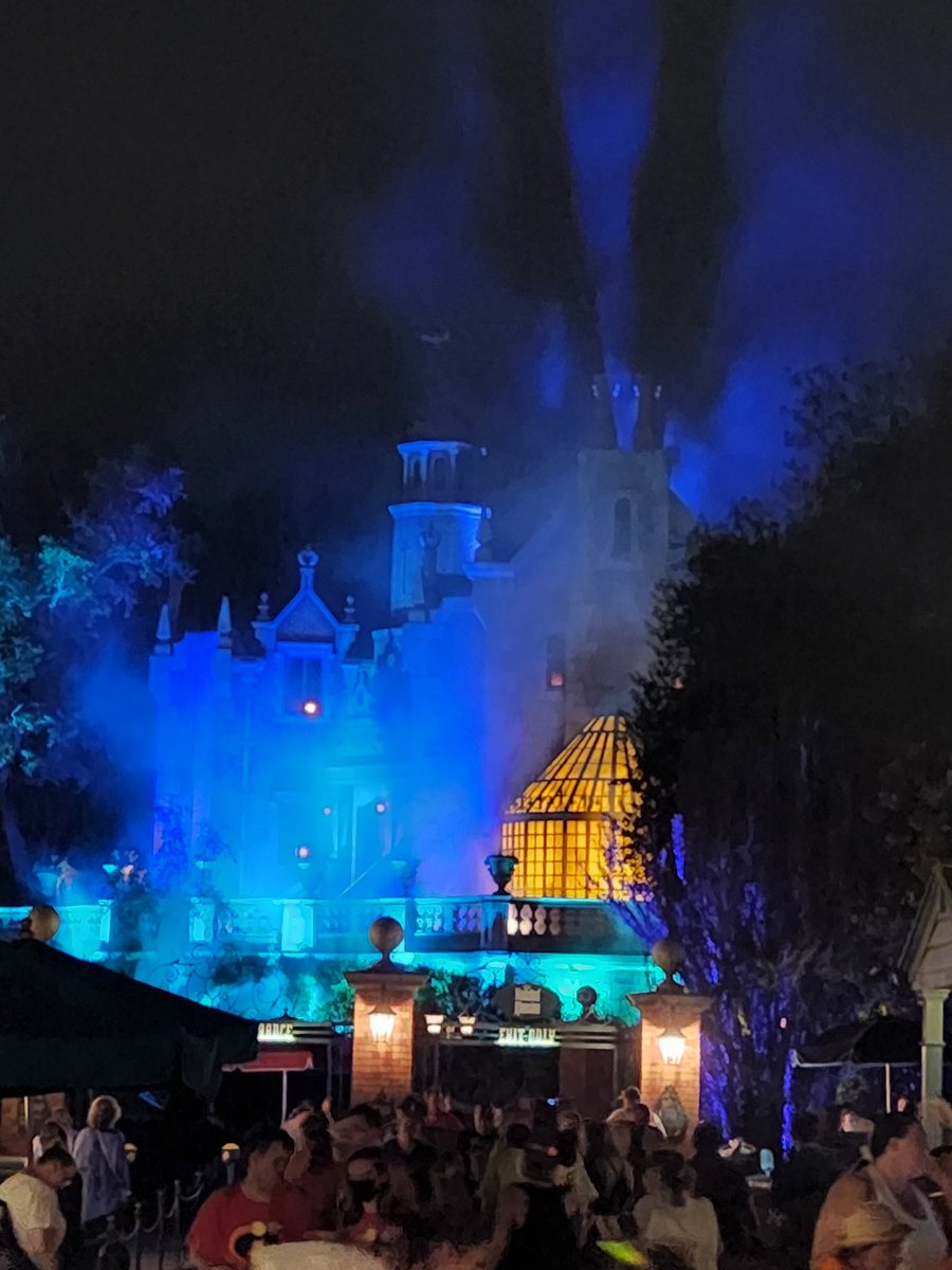NerfherderSteve's tweet photo. Sorry, timing and everything just didn't line up right to stream. Was just WAAAYYY too late getting to the party. Still had a great time and Roland was definitely the MVP tonight.
#DumpyDoesDisney https://t.co/dKa2uLqXRf