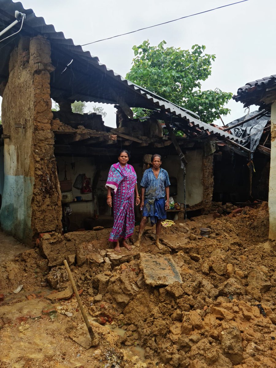 BhishnuS's tweet photo. Name-Bhanu sunani,village sadhupali,gp konapali block sohela dist bargardh ghara bhangi jaichhi
Sir,Kindly Look into The Matter and Take Necessary Action as Early as Possible
@CMO_Odisha @DMBargarh @OSM91165819 @MSMO40845837 @12_baje @OdishaAviyan @manas20190 @BikashMancha https://t.co/6PwM2CwDkT