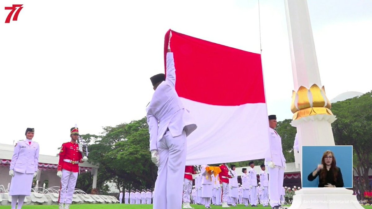 sweetyunchdeep's tweet photo. Dirgahayu Indonesia-ku 🇲🇨❤ 

#HUTRI77
#pulihlebihcepatbangkitlebihkuat
#PKKMBUNNES2022 
#UNNES https://t.co/0PGls3nxsM