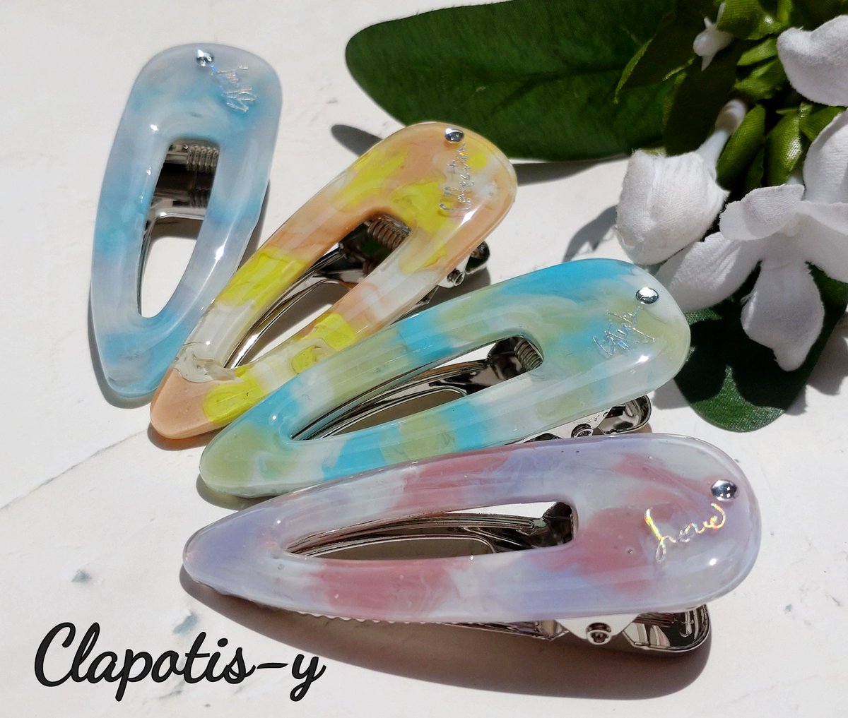lapinusayumi's tweet photo. Clapotisでは8月末まで
ワンコイン祭(￥500送料別)を行っています。
品薄になっている商品もございますので
お早めにどうぞ♪
よろしくお願いいたします！
(*ᴗ͈ˬᴗ͈)
https://t.co/y535PyS96h
 • ──── ✾ ──── •
 #ビーズアクセサリー
 #レジンアクセサリー
 #ヴィンテージビジュー https://t.co/omBldV3cSQ