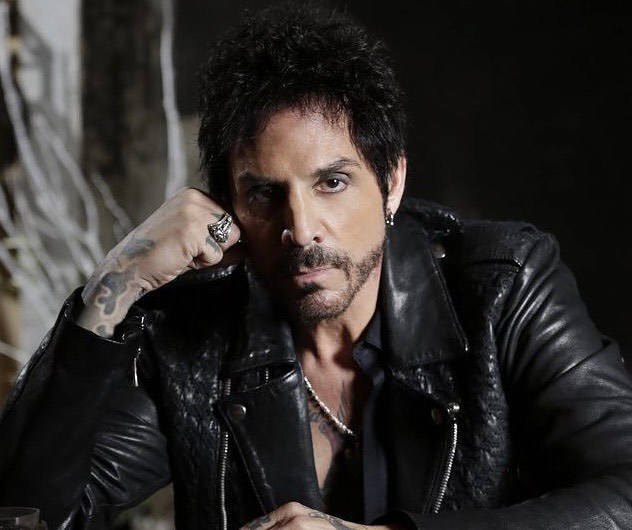 Happy birthday to Deen Castronovo (Journey) 
(August 17, 1964). 