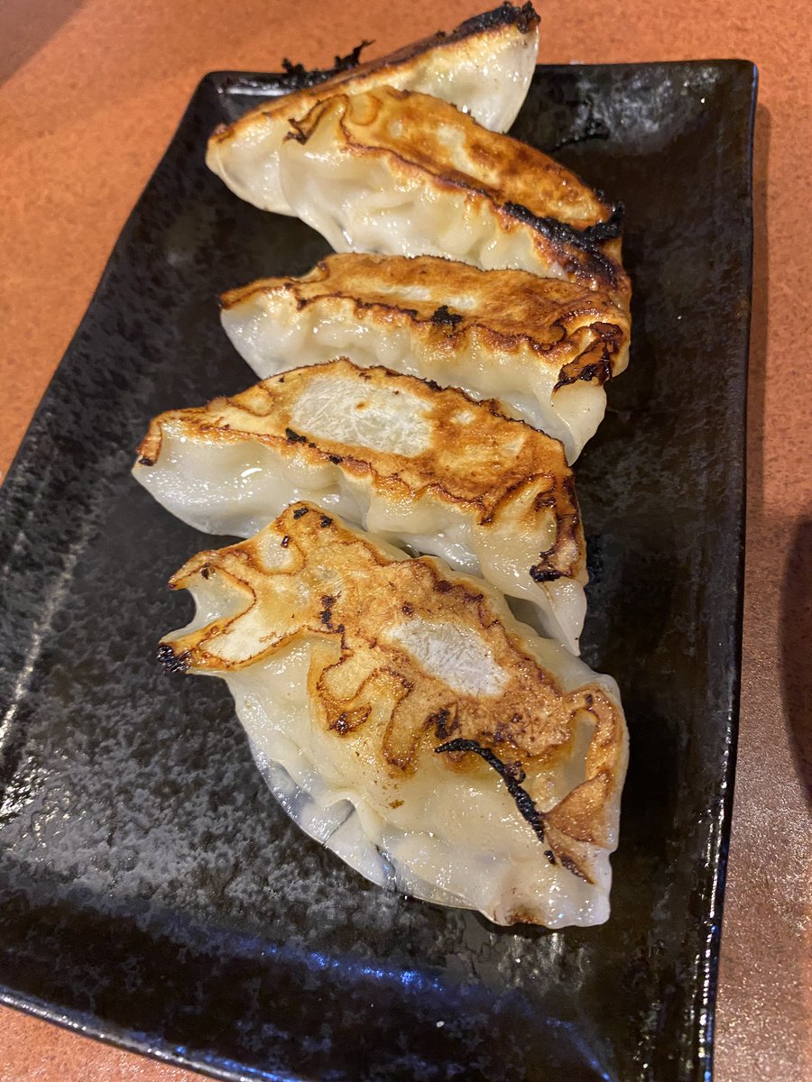 shumi0ngaku's tweet photo. ということで
せっかく広島いるし、みんな単独行動するみたいなのでボキはエキゾチック天才ロックバンドNEEのボーカルくぅさんの実家「麺空海」さんにお邪魔してきました！
ボリューム満点で美味しいしくぅさんのお父さんともお話しできたし店内からNEE愛が伝わってきたしで最強のお店でした https://t.co/bacqYVcjxY