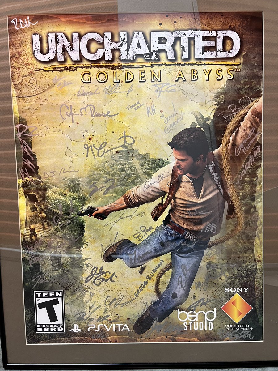MichaelMumbauer's tweet photo. Well, @John_Garvin gave his blessing and I do want this amazing #uncharted relic to find a worthy home. So, here’s the deal. Just comment below ‘Sic Parvis Magna’ and Mr.Garvin will randomly choose the worthy new home. That seems fair. #PSVita #playstation #goldenabyss https://t.co/7718veRyA7
