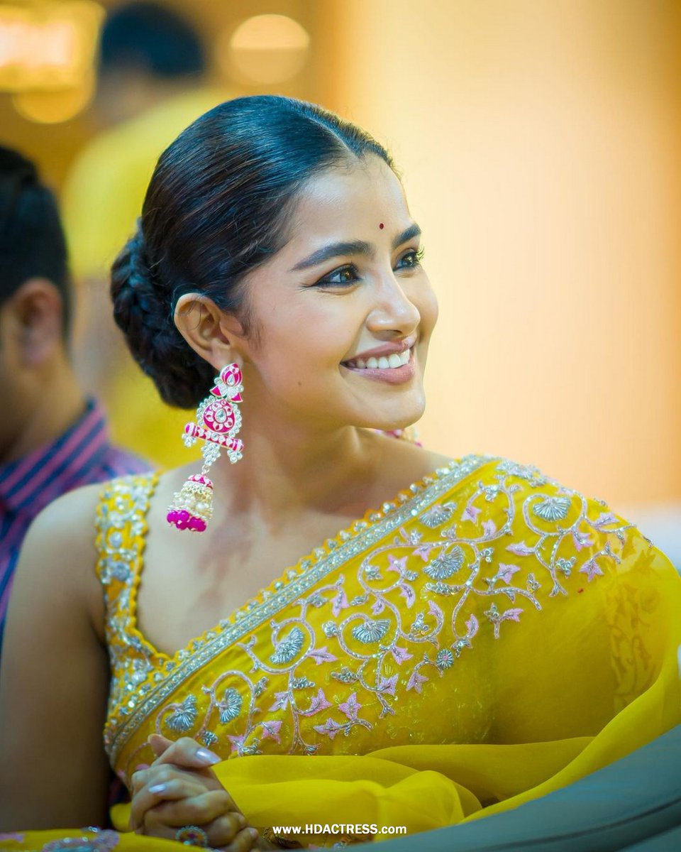 AnupamaQueen's tweet photo. Traditional Beauty Queen 
@anupamahere Mam ❤👑

#AnupamaParameswaran #AnupamaDevotee #LoveAnupama https://t.co/8yOtVbQaU2