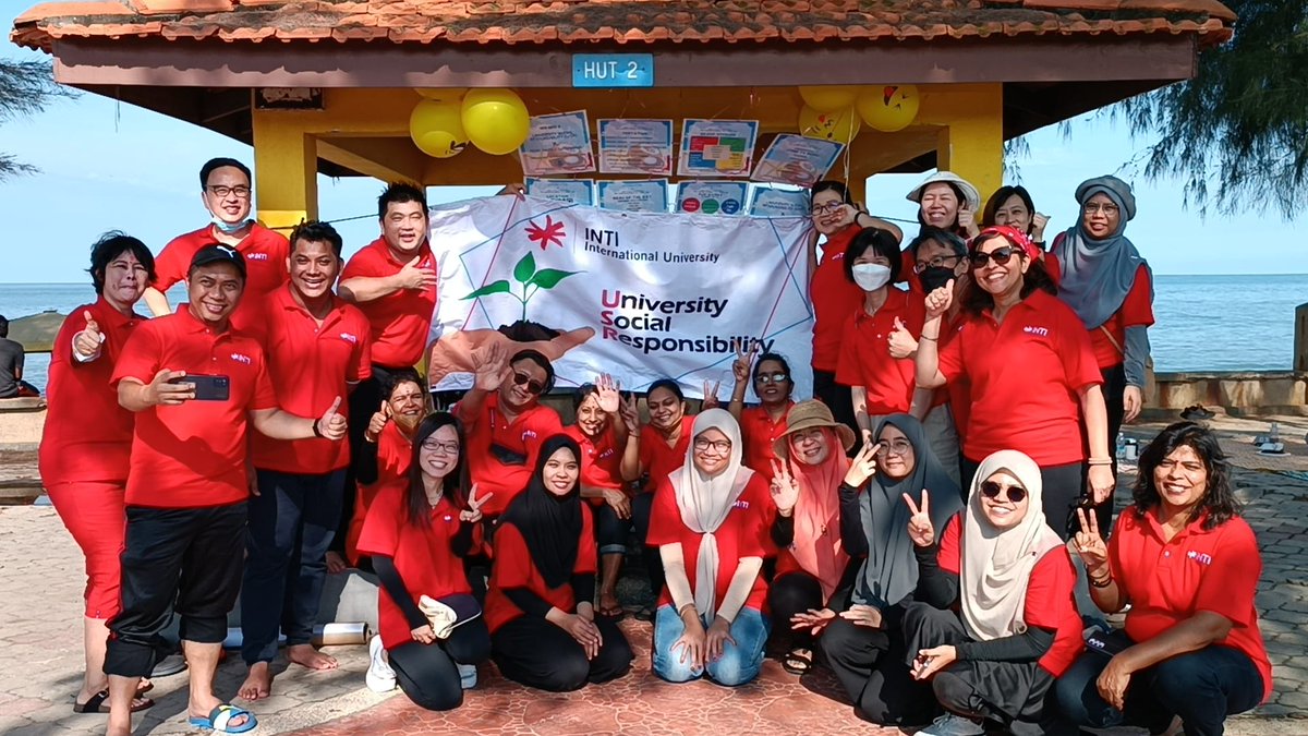 intiiu_my's tweet photo. Last weekend, more than 20 staff &amp; academics from 𝗙𝗮𝗰𝘂𝗹𝘁𝘆 𝗼𝗳 𝗗𝗮𝘁𝗮 𝗦𝗰𝗶𝗲𝗻𝗰𝗲𝘀 𝗮𝗻𝗱 𝗜𝗻𝗳𝗼𝗿𝗺𝗮𝘁𝗶𝗼𝗻 𝗧𝗲𝗰𝗵𝗻𝗼𝗹𝗼𝗴𝘆 (𝗙𝗗𝗦𝗜𝗧) together w/their families, helped to clean Port Dickson's beach, as part of the #USR initiatives.
#INTI360 #INTIIU https://t.co/8wStJz5TbF