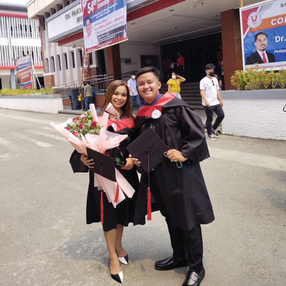 joiceng's tweet photo. YES !! WE FINALLY MADE IT 💯♥️🫶👨‍🎓👩‍🎓🙌 https://t.co/4SBUNZ2zKY